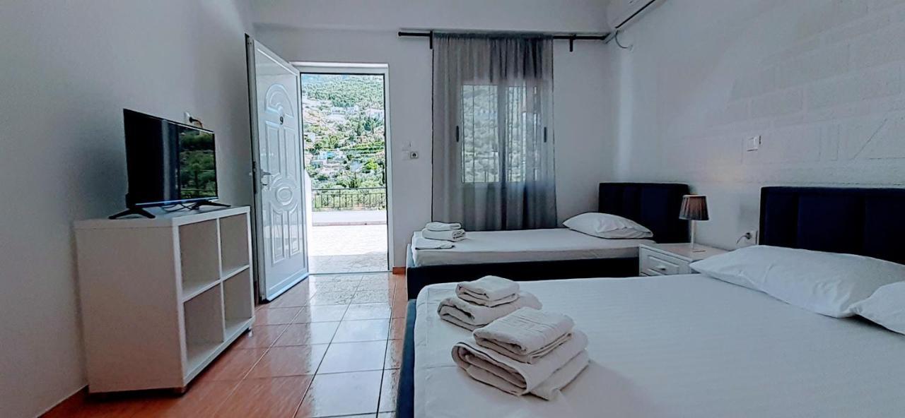 On The Rocks Bed & Breakfast Qeparo Ruang foto