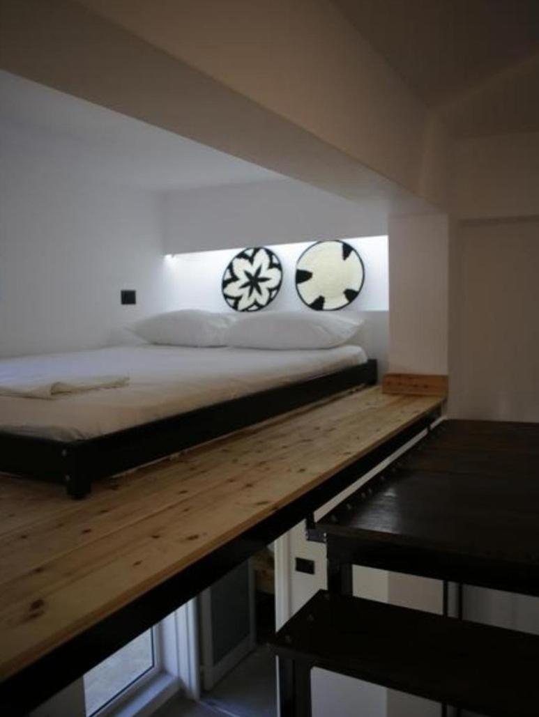 On The Rocks Bed & Breakfast Qeparo Bagian luar foto