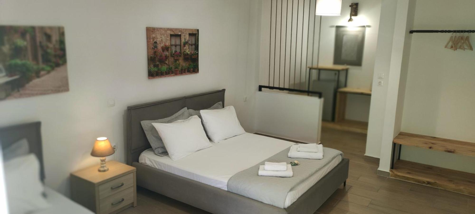 On The Rocks Bed & Breakfast Qeparo Bagian luar foto