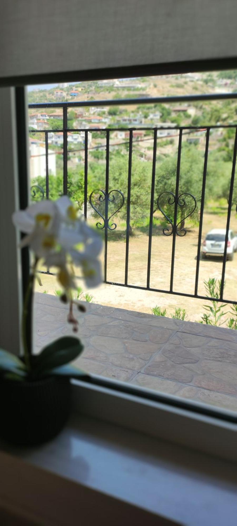 On The Rocks Bed & Breakfast Qeparo Ruang foto