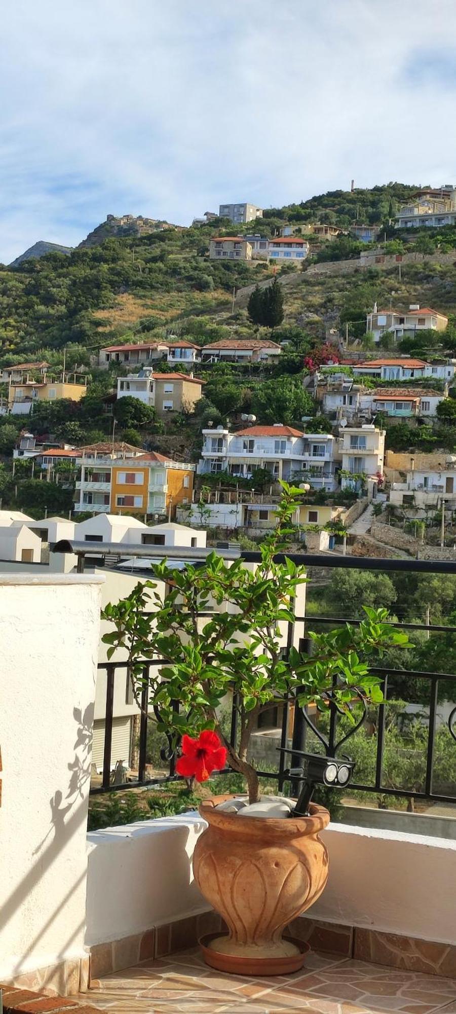 On The Rocks Bed & Breakfast Qeparo Bagian luar foto