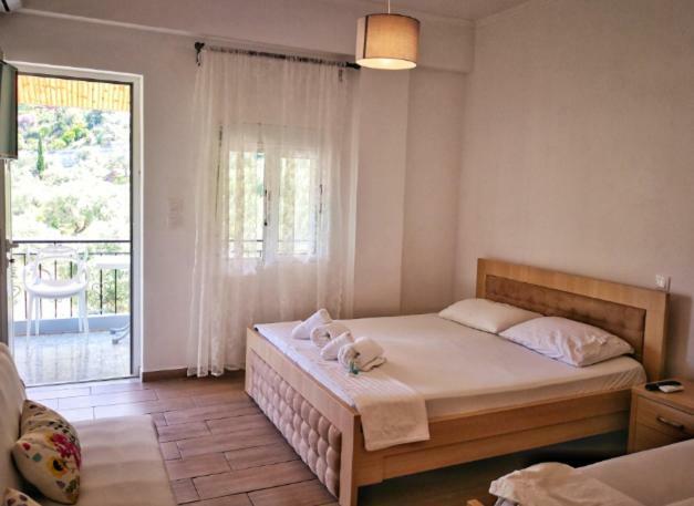 On The Rocks Bed & Breakfast Qeparo Bagian luar foto